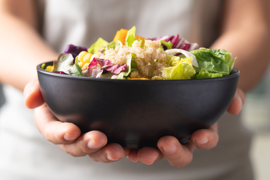 BOWLS - Frischer Powermix in bunten Bowls